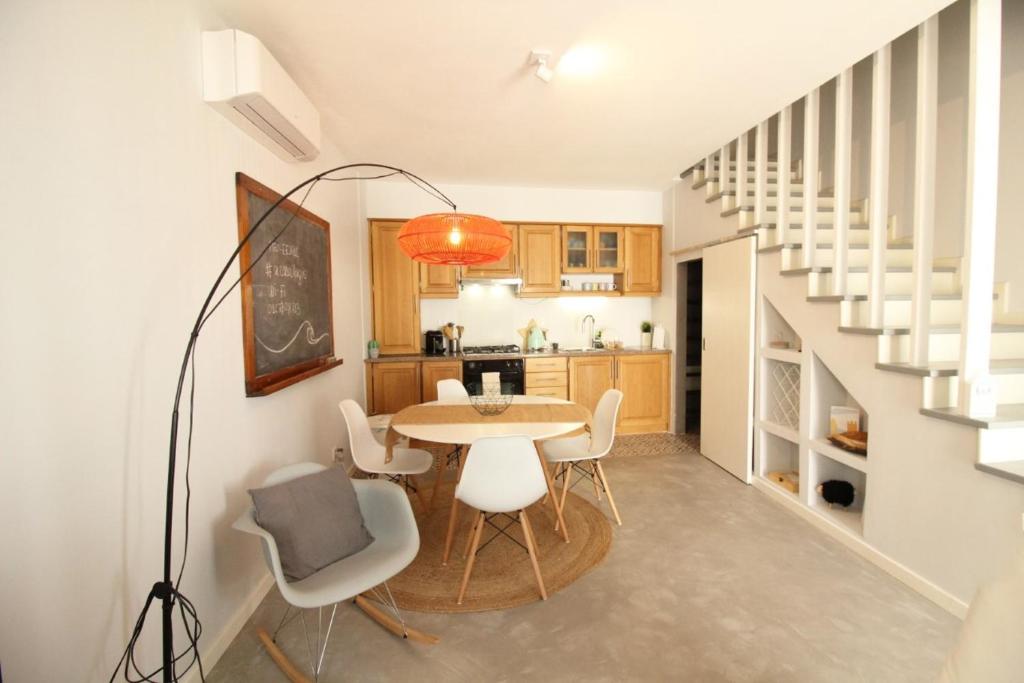 A Casa Lagos, City, Lagos