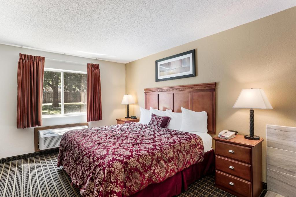 Rodeway Inn Cedar Rapids photo
