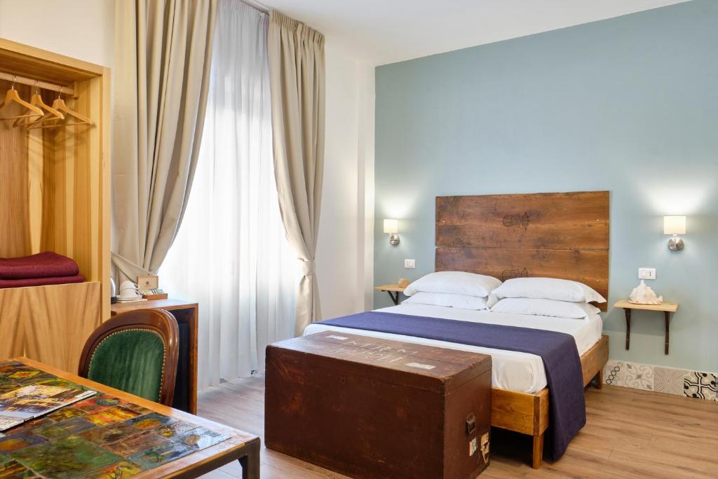 La Via del Porto Charme Rooms - 4