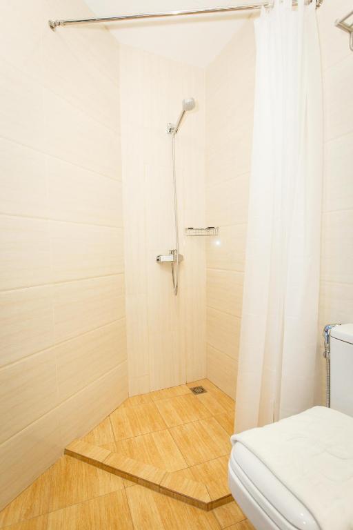 Lintas Platinum Hotel photo