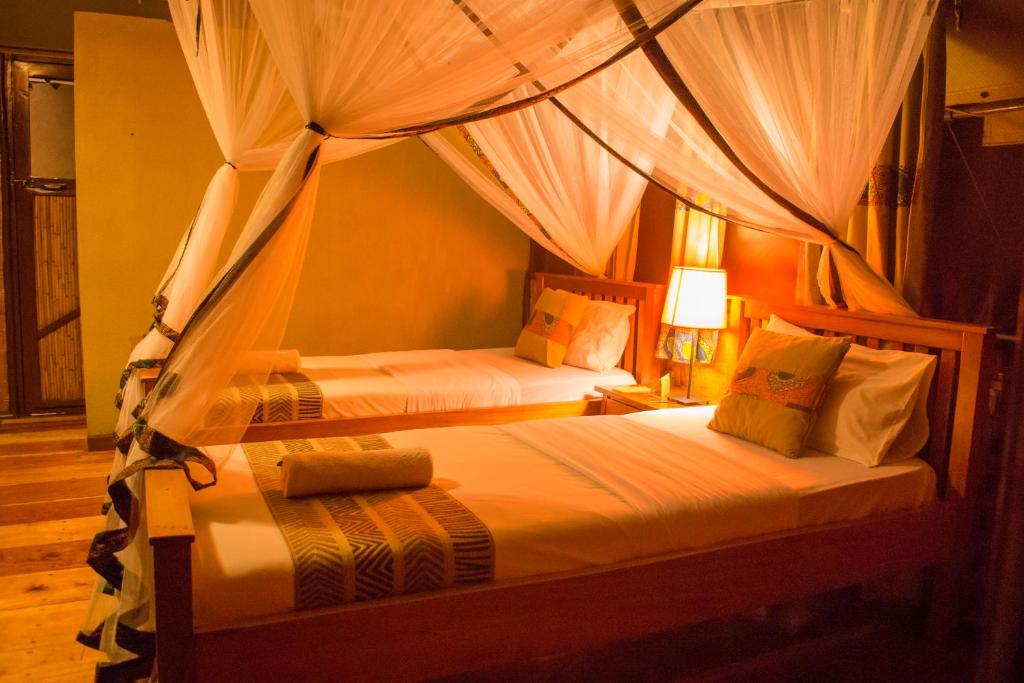 Queen Elizabeth Bush Lodge by NATURE LODGES LTD photo