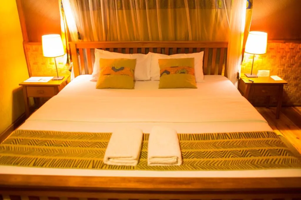 Queen Elizabeth Bush Lodge by NATURE LODGES LTD, hotel in Bushenyi