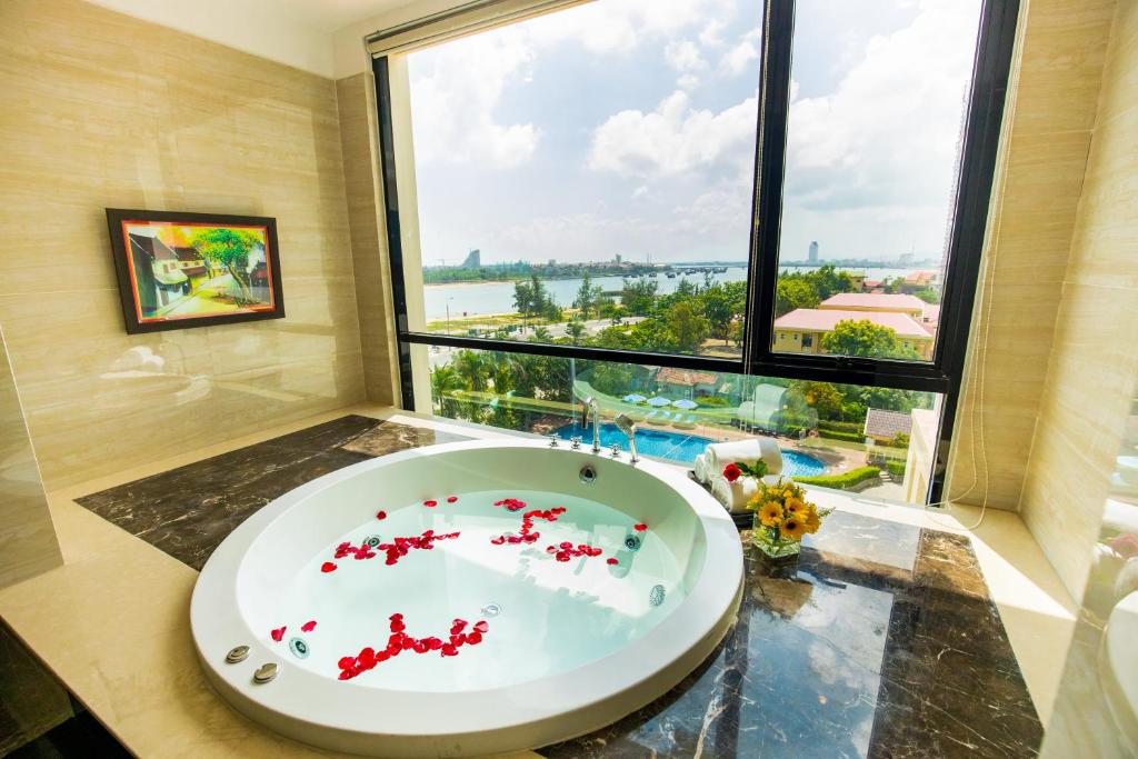 Khách sạn Mường Thanh Quảng Bình