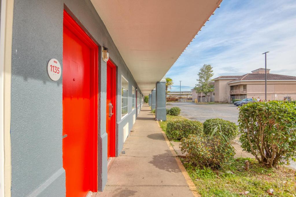 OYO Hotel Jackson Fairgrounds I-55 – Jackson, MS