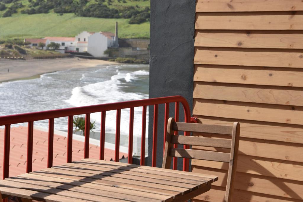 Porto Pim Bay photo