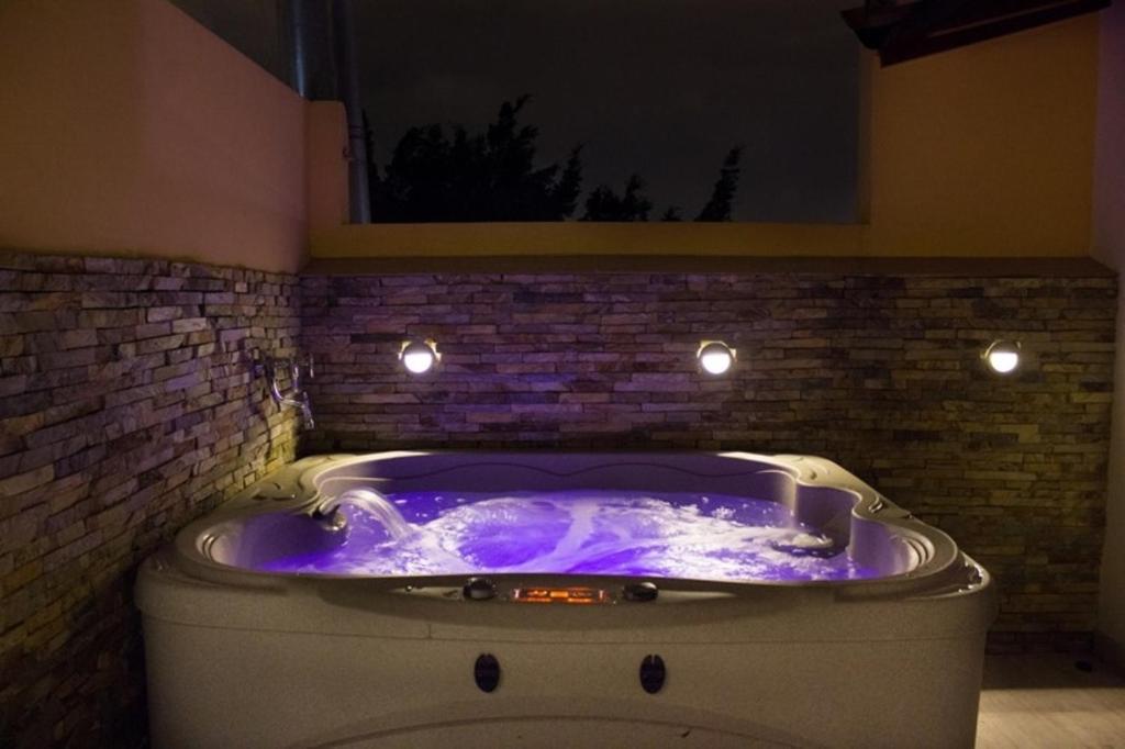 Apartamento Lleras AC Hot Tub photo