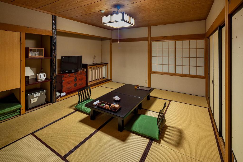 Twin Room with Tatami Area