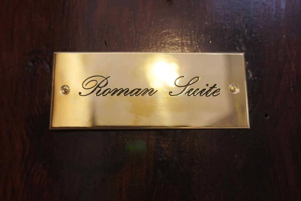 Roman Suite - 2