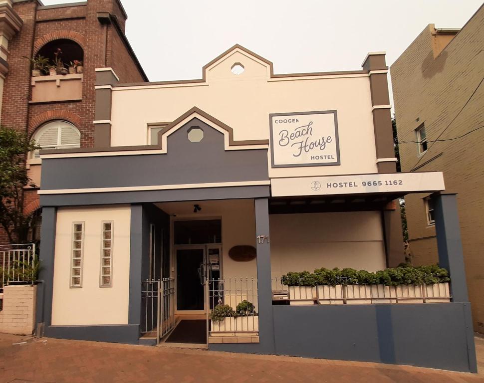 Entrance, Coogee Beach House in Sydney