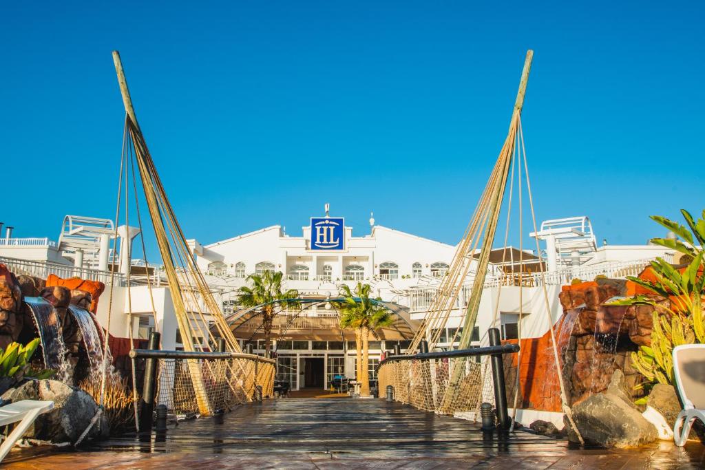HL Paradise Island — Hotel building in Playa Blanca, Canary Islands