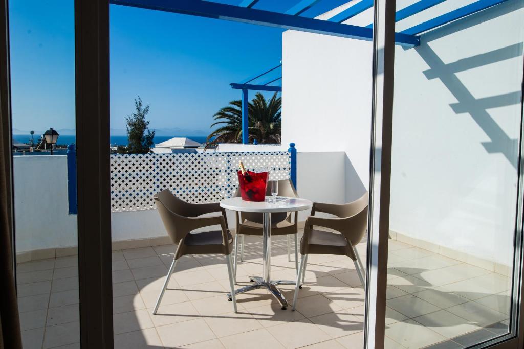 HL Paradise Island — Hotel rooms in Playa Blanca, Canary Islands