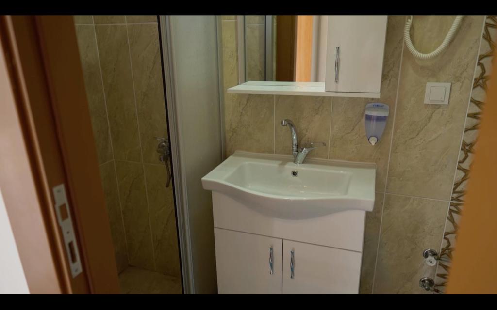 GUVEN HOTEL photo