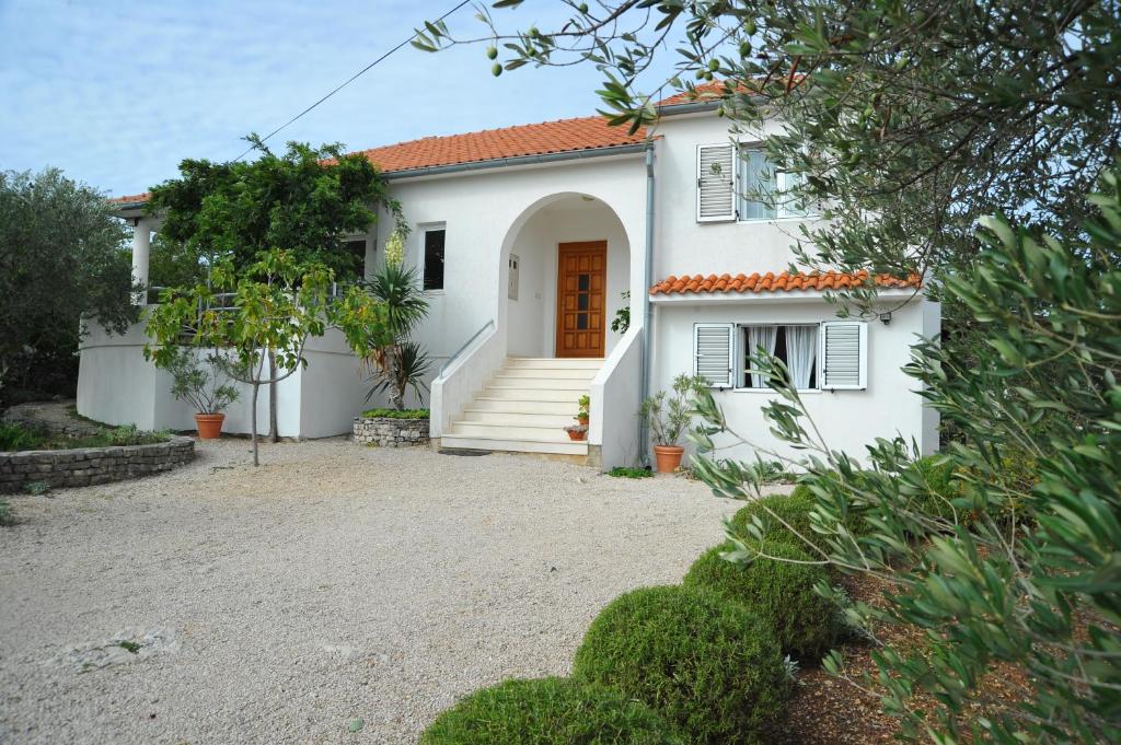 Apartment Justina — Hotel in Murter
