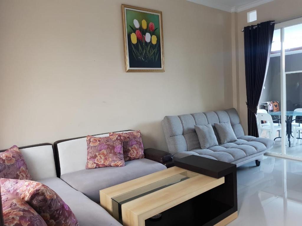 villa batu malang 1 photo
