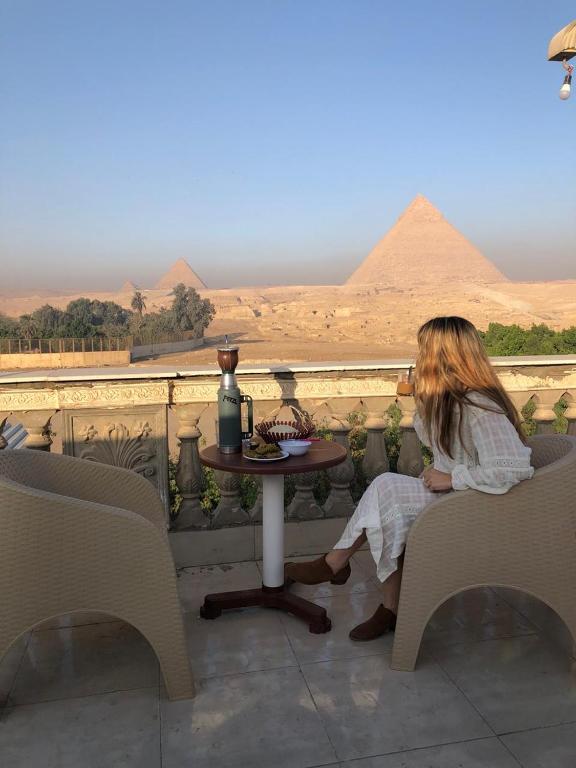 Sphinx palace pyramids view inn, Cairo