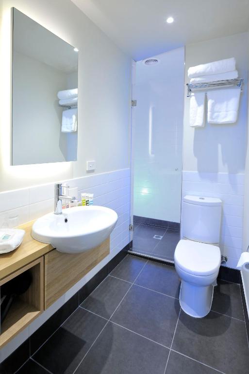 Melbourne Mercure Melbourne Therry Street Additional