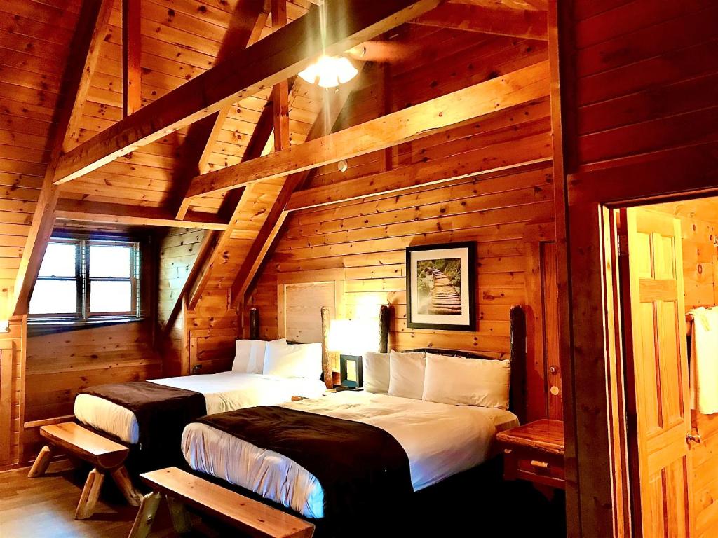 Mountain Top Inn and Resort photo