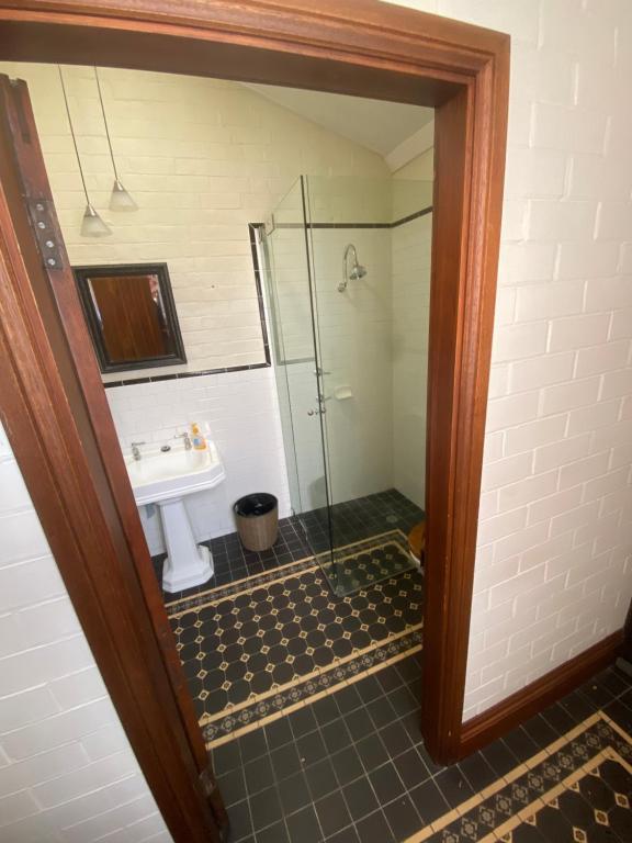 Yass Central Bed & Breakfast photo