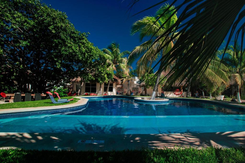 Hotel Paradise Suites — Hotel in Cancun