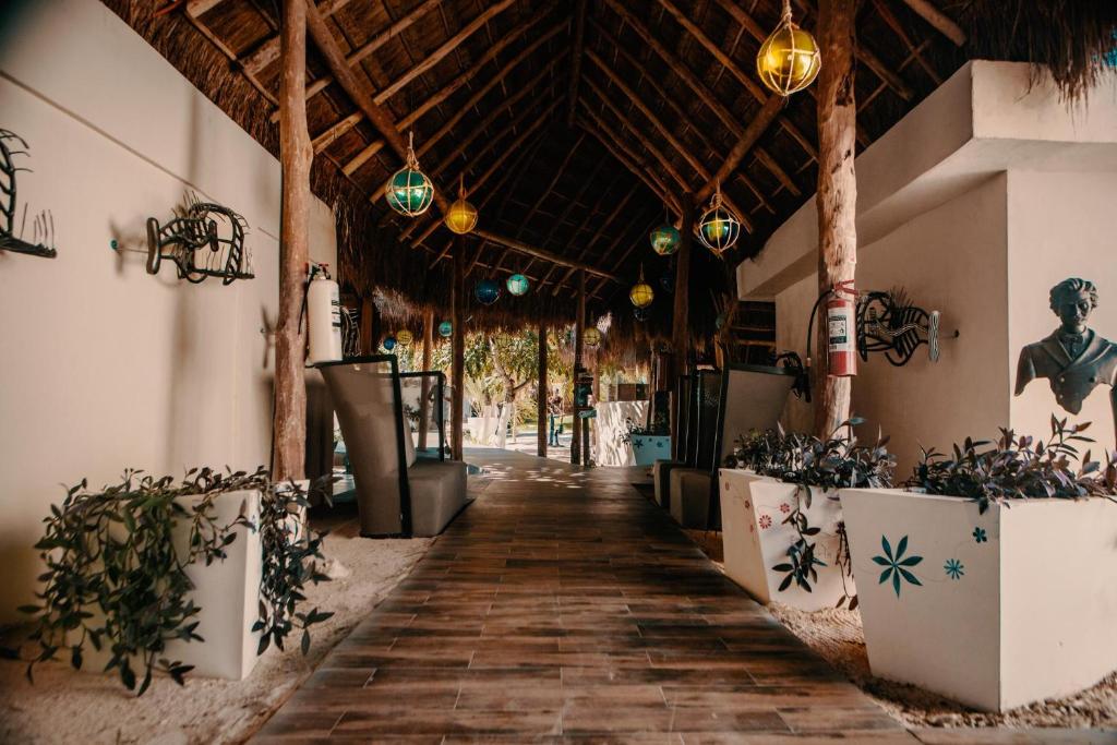 Hotel Paradise Suites photo