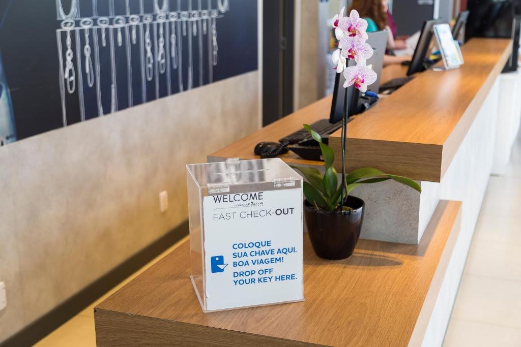 ibis budget Blumenau photo