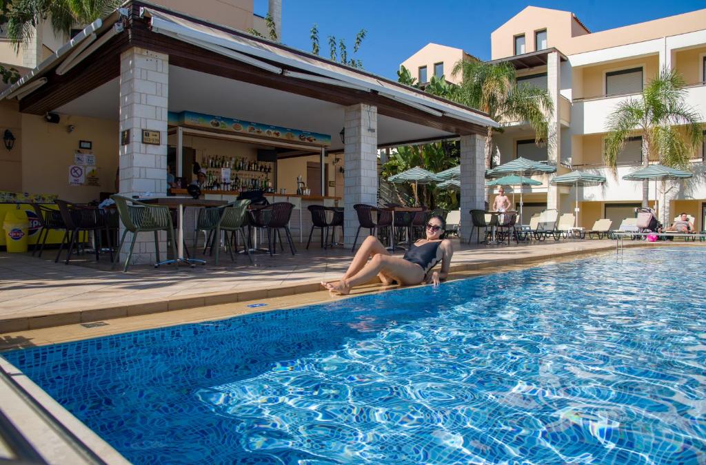 Creta Palm Resort Hotel & Apartments photo