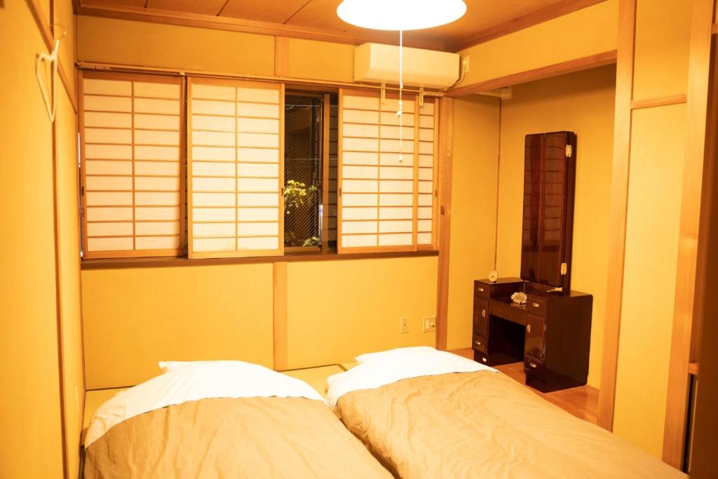 泊まれる図書館 寄処 -yosuga- photo