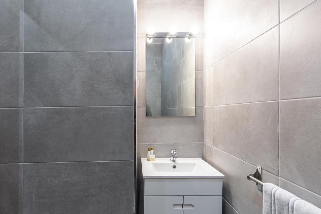 Yellow Tiles by PCALE photo