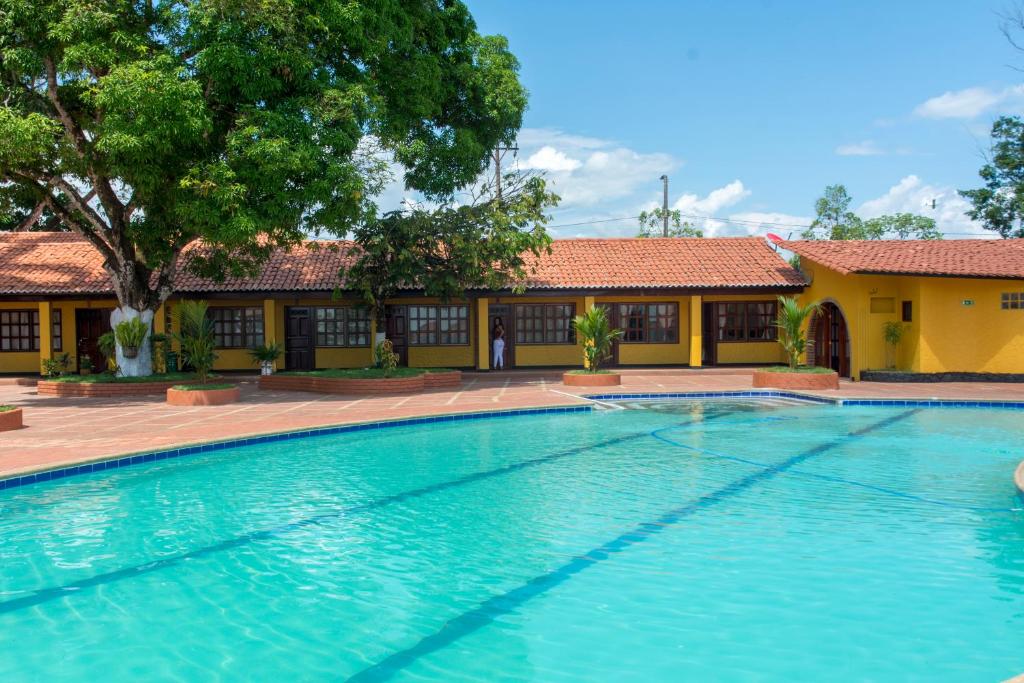 hotel del camino en puerto lopez