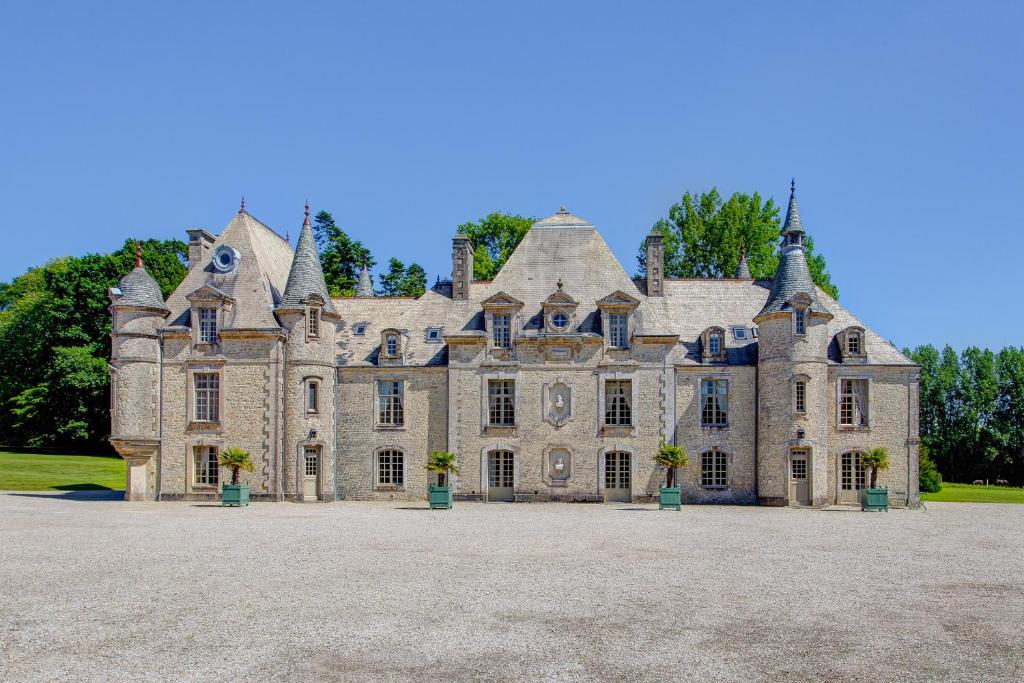 Tamerville Chateau Sleeps 15 Pool WiFi