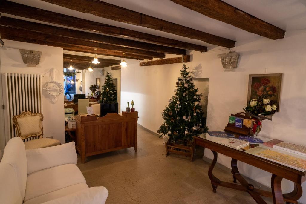 S. Trinita 18, Suites & Rooms photo