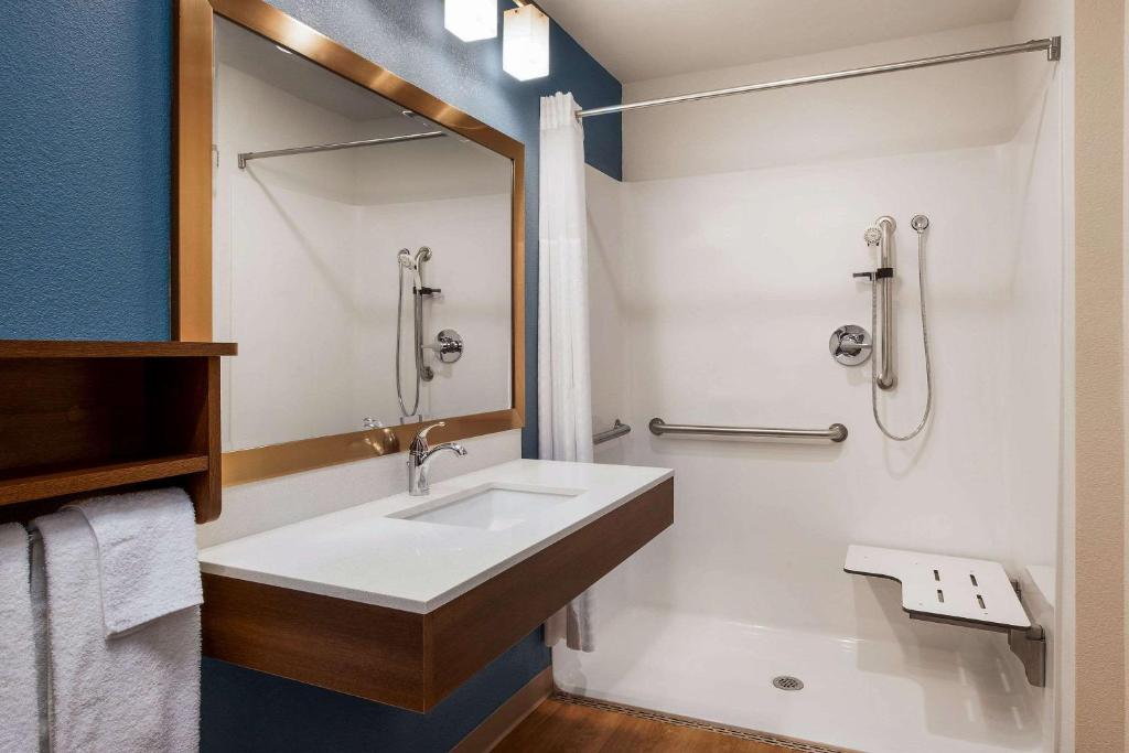 WoodSpring Suites Washington DC Northeast Greenbelt photo
