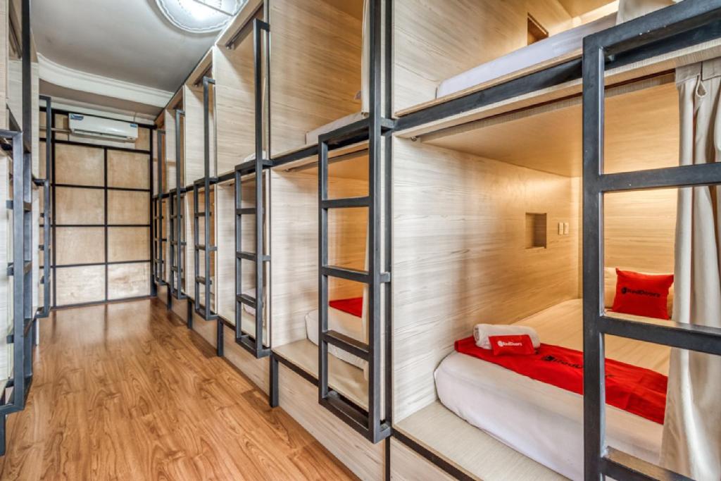 RedDoorz Hostel near Stadion Mandala Krida Yogya