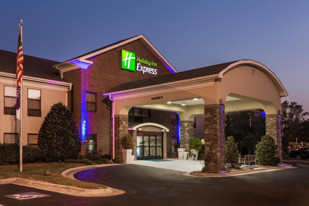 Holiday Inn Express - Plymouth photo