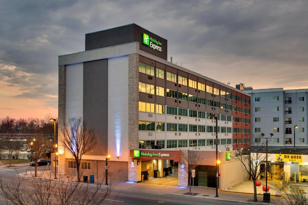 Holiday Inn Express Washington DC N-Silver Spring Photo 0