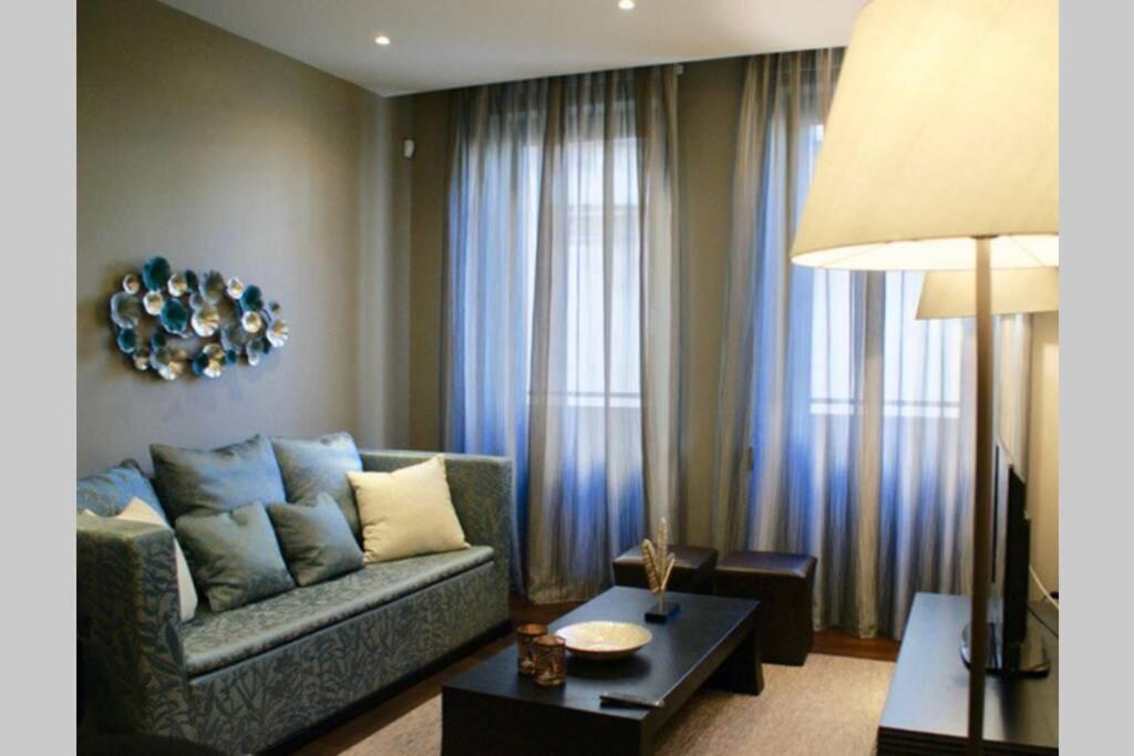 Boutique apartment Duomo San Babila Milano photo