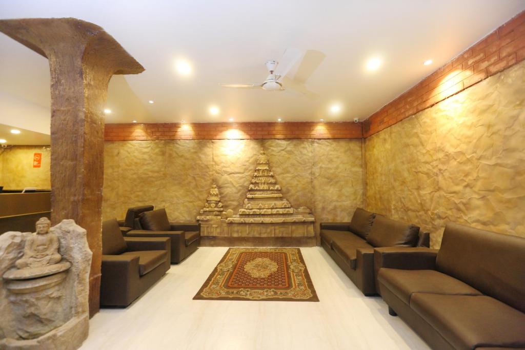ホテル ラマクリシュナ アット マハバリプラム (Hotel Ramakrishna at Mahabalipuram) フロント・ロビー