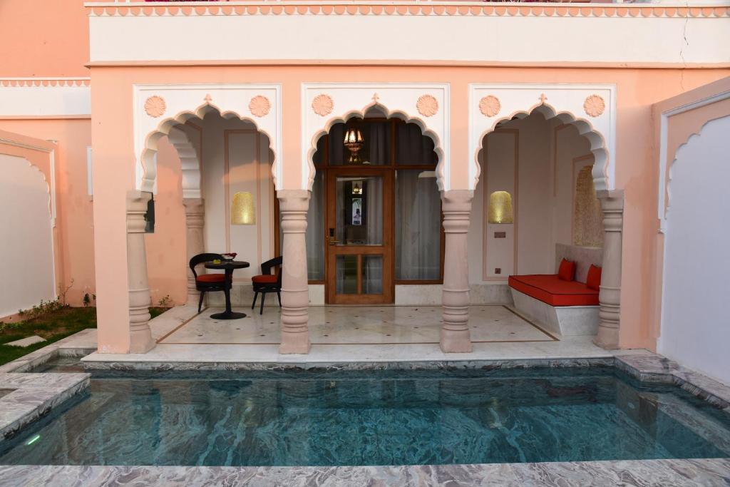 Swimming pool