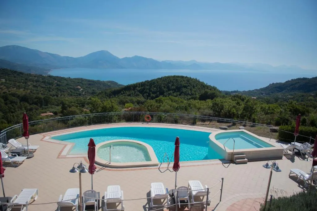 Hotel Caluna Charme, hotel v destinaci San Giovanni a Piro