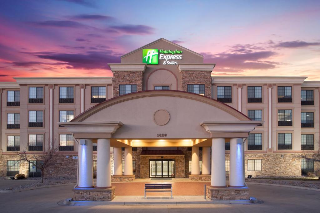 Holiday Inn Express Hotel & Suites Fort Collins Photo 0