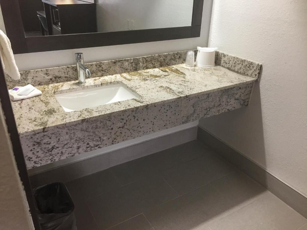 Motel 6-Burnsville, MN photo