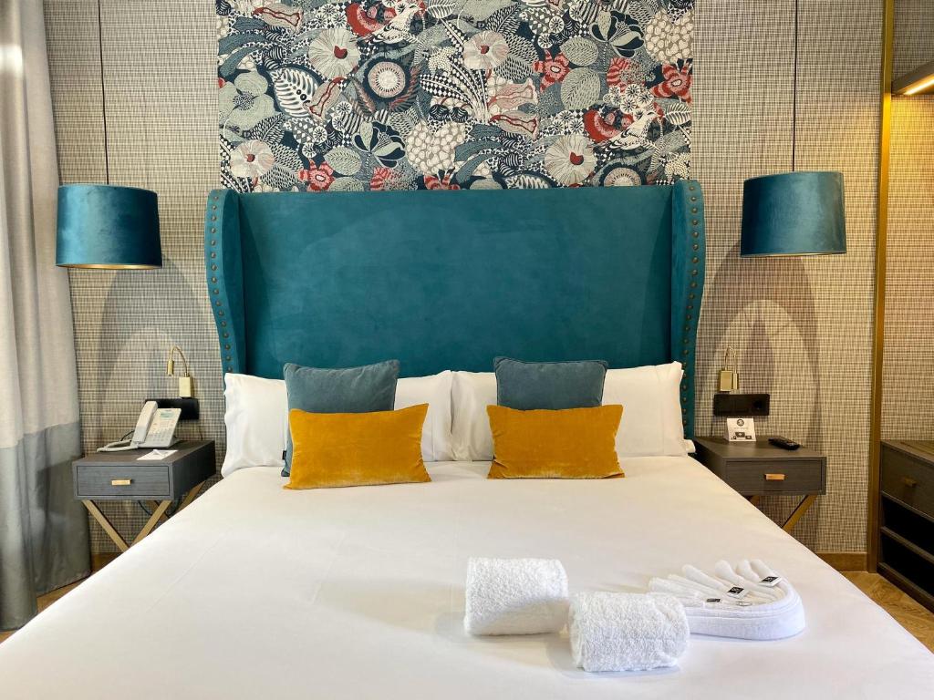 Soho Boutique Sevilla — Hotel rooms in Seville, Andalusia