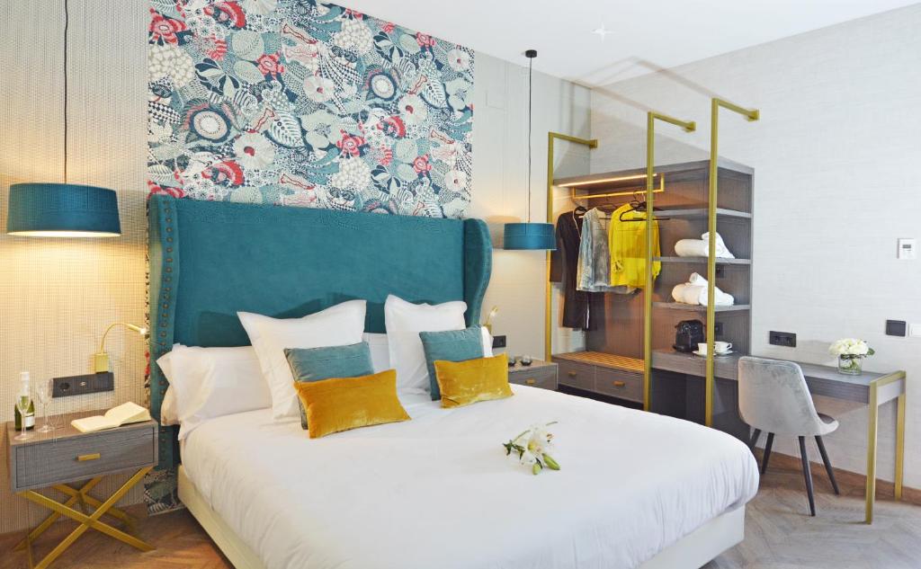 Soho Boutique Sevilla — Hotel rooms in Seville, Andalusia