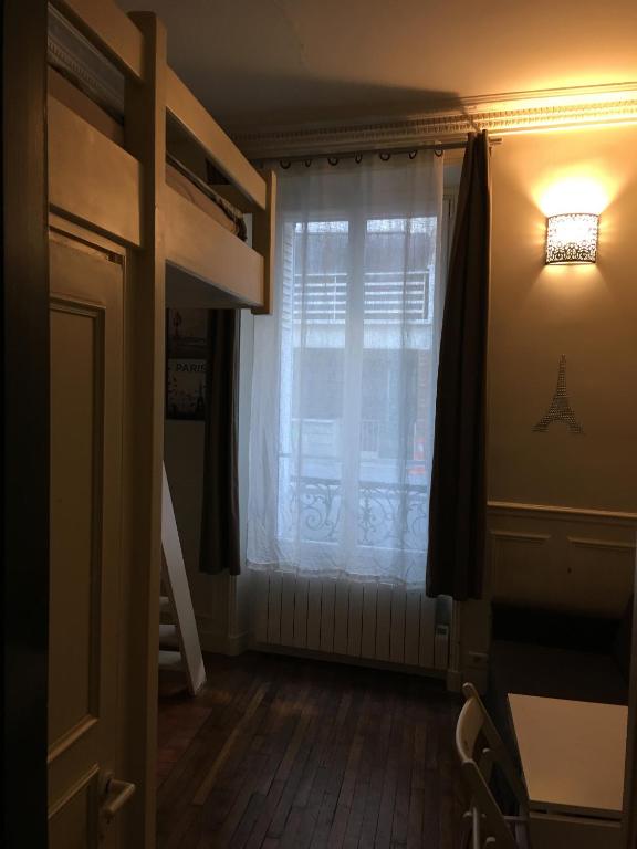 STUDIO 15ieme — Hotel in Paris