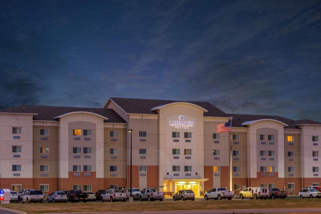 Candlewood Suites Minot photo