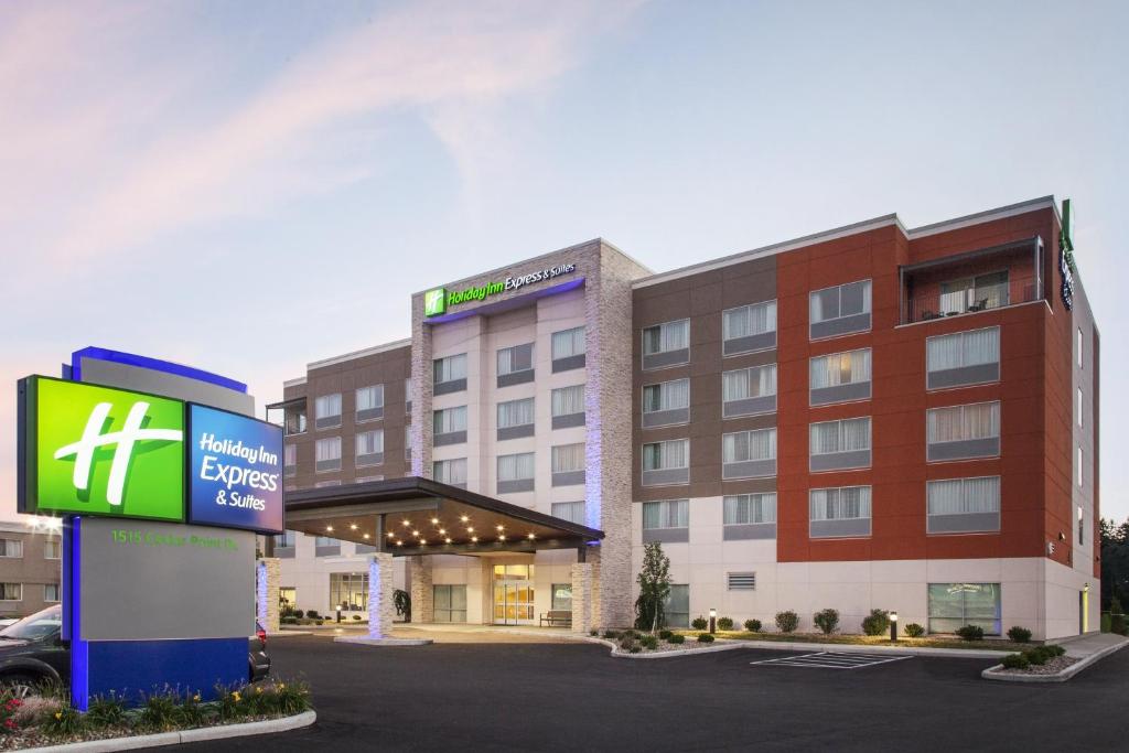 Holiday Inn Express & Suites Sandusky photo