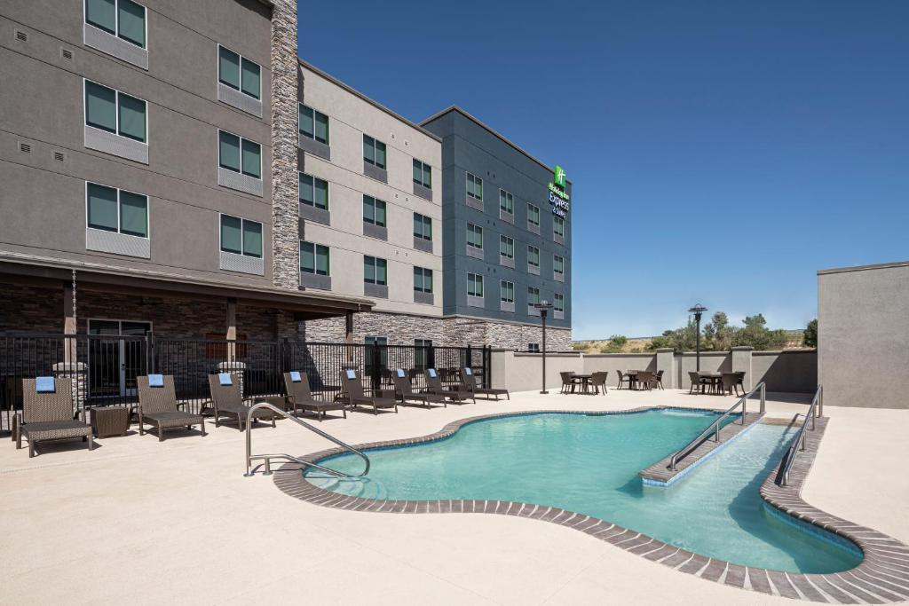 Holiday Inn Express And Suites Odessa I-20 photo
