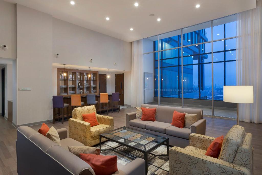 Holiday Inn Hotel & Suites Montreal Centre-ville Ouest By IHG