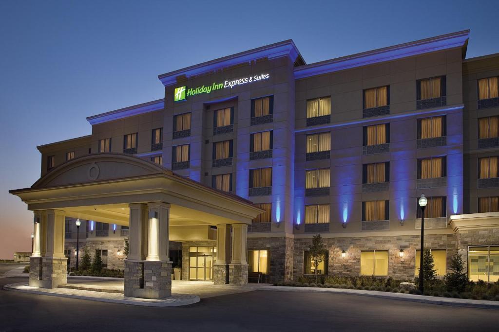 Holiday Inn Express & Suites Vaughan Southwest, an IHG Hotel