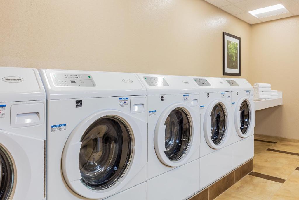 Candlewood Suites Anaheim - Resort Area Photo 2